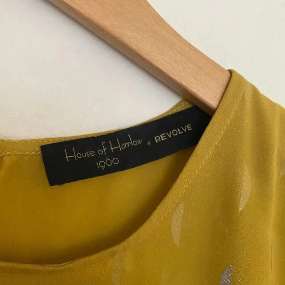 House of Harlow 1960 x Revolve collab yellow blouse with fading moon print sz xs - Picture 2 of 5